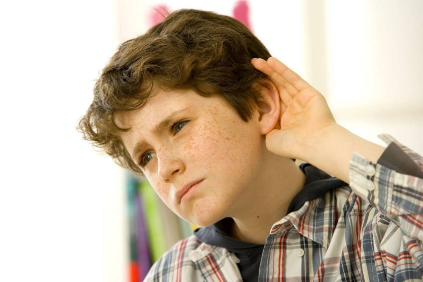 Niños sordos de un oído y sin diagnosticar