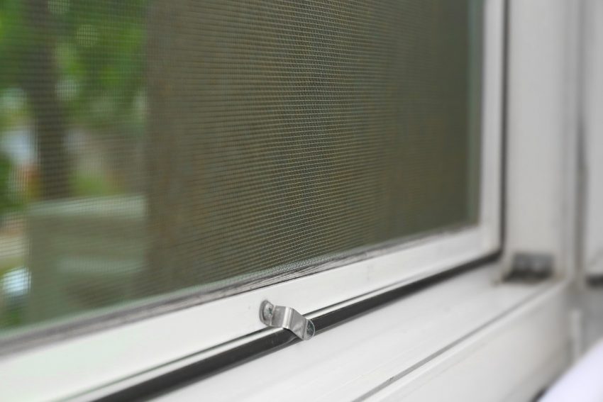 Ventajas de utilizar mosquiteras enrollables en puertas y ventanas
